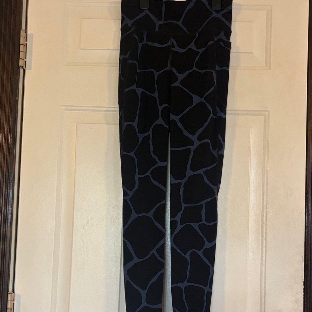 Sweaty Betty Black and Gray Patterned Leggings